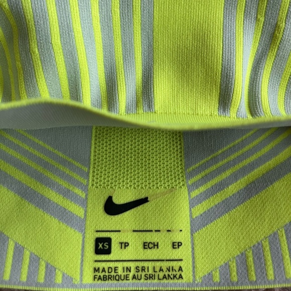 Nike Fe/nom flyknit sports bra volt yellow XS - Picture 3 of 4